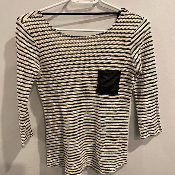 Dynamite Women's Top w Pocket - Picture 1 of 4